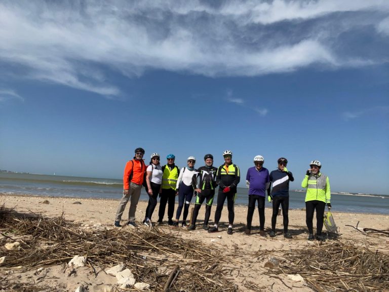 Salida del grupo de cicloturismo por Puerto Real y Pinar de la Algaida
