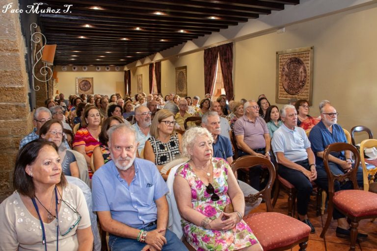 Asamblea general extraordinaria y apertura de curso